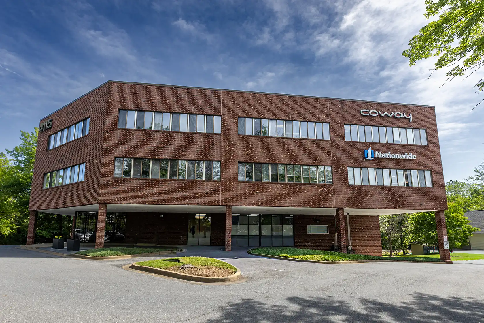 An image of the outside of a multi-story brick building where they are leasing medical office space​s in Annandale VA.